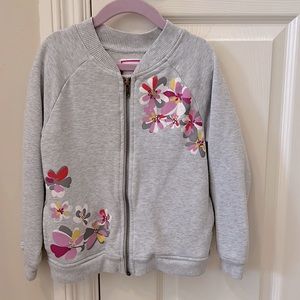 Girls Gymboree gray jacket with flower designs and two pockets. Sz 5-6